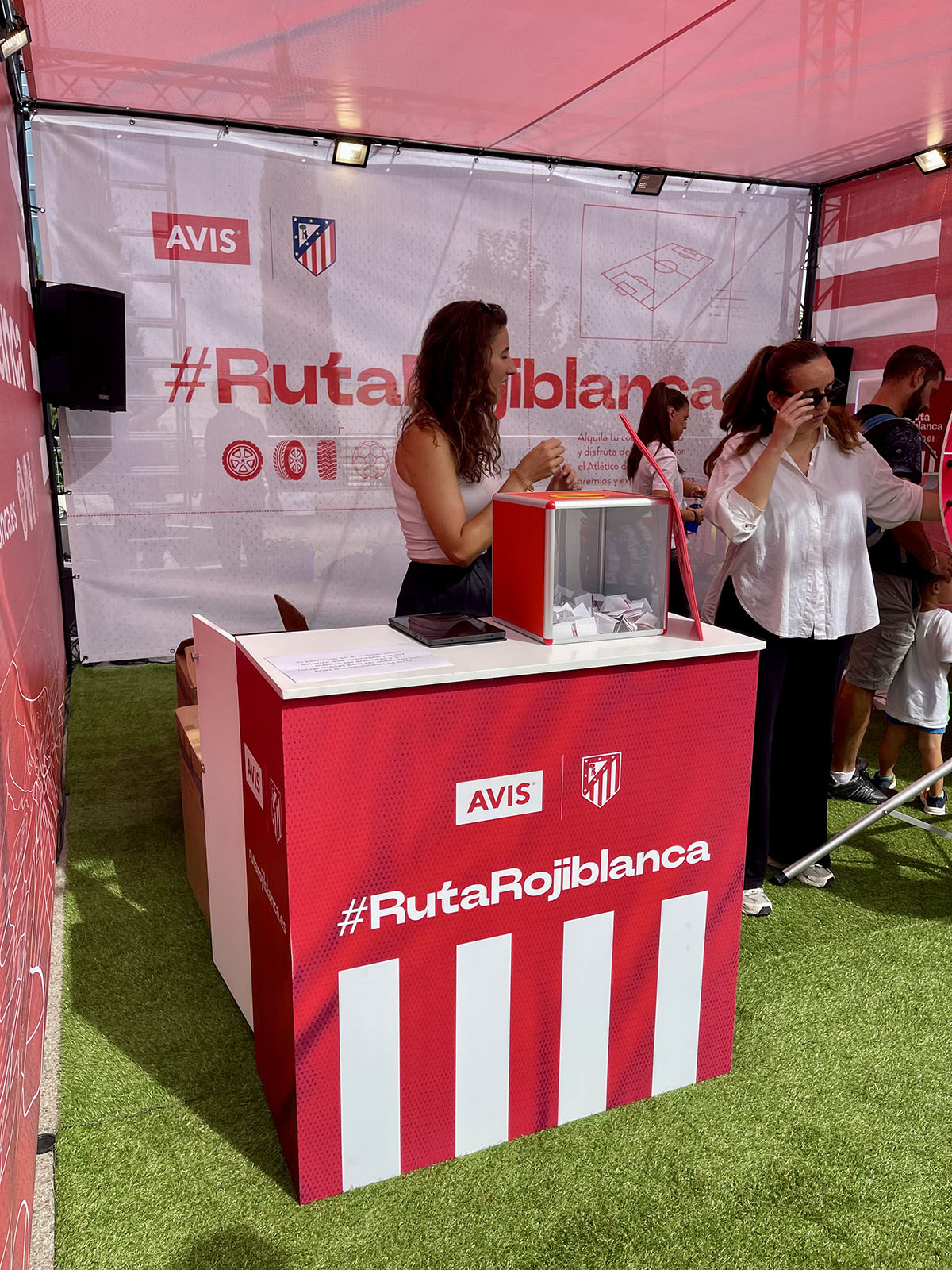 Innicia impresión gran-formato e instalaciones y montaje para ventos-Avis