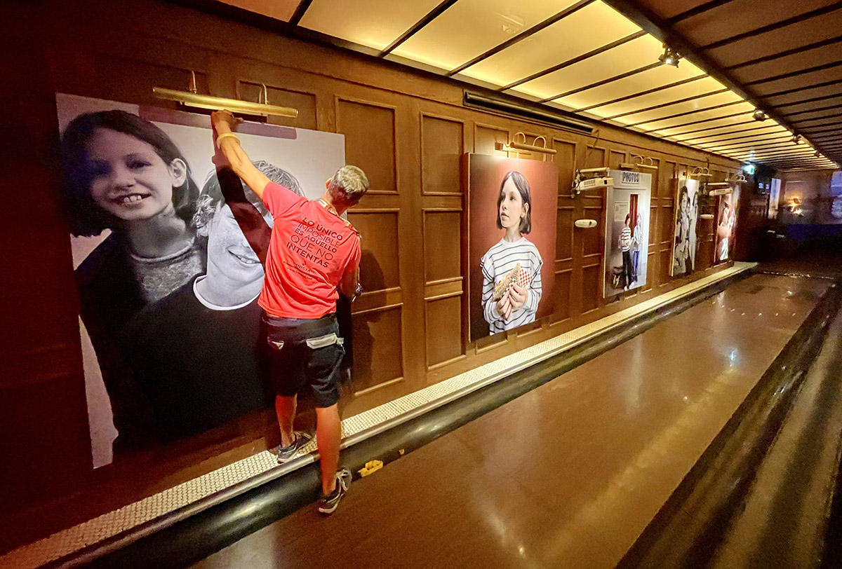 Montaje y decoración evento empresa Scalpers Inicia impresión digital