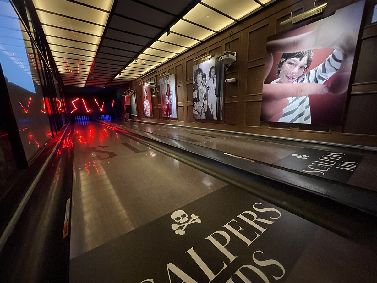 Montaje y decoración evento empresa Scalpers Inicia impresión digital
