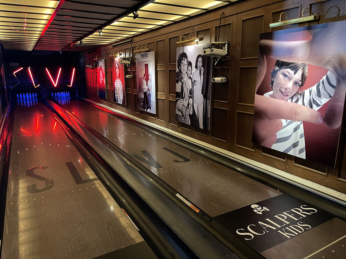 Montaje y decoración evento empresa Scalpers Inicia impresión digital