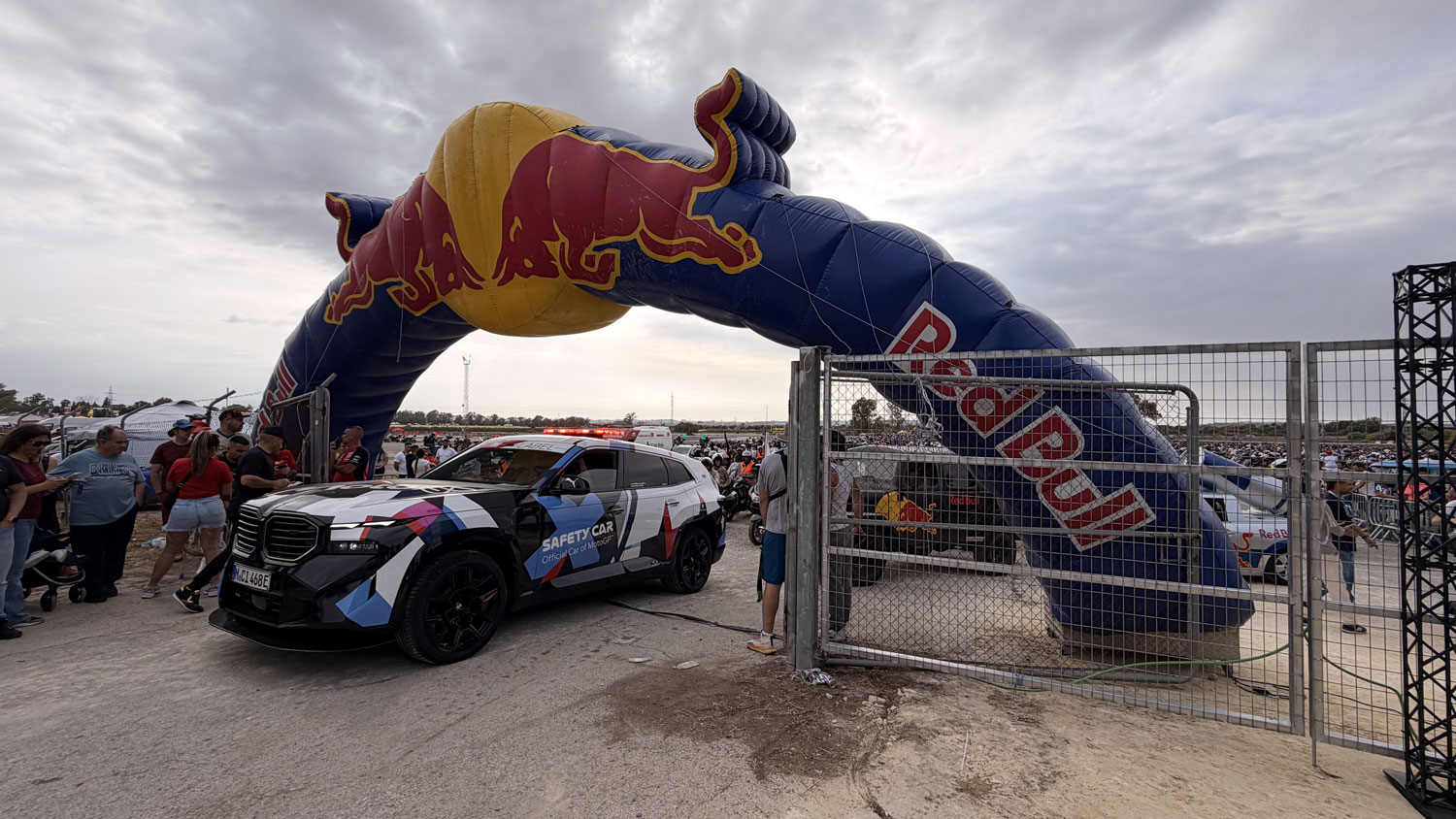 Montajes-e-instalaciones-en-Evento-Moto-GP-Jerez-2026-Innicia-Impresión