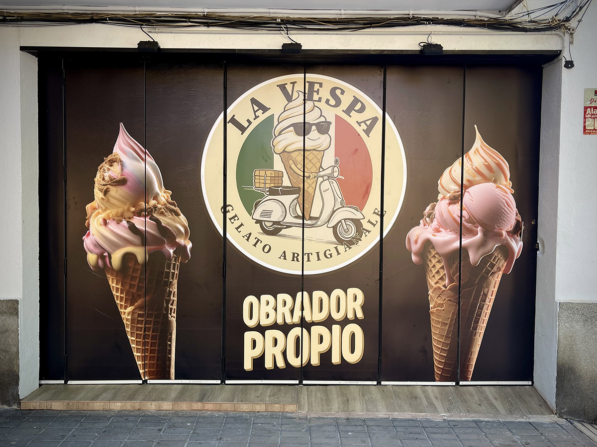 Montaje y decoración evento empresa Scalpers Inicia impresión digital