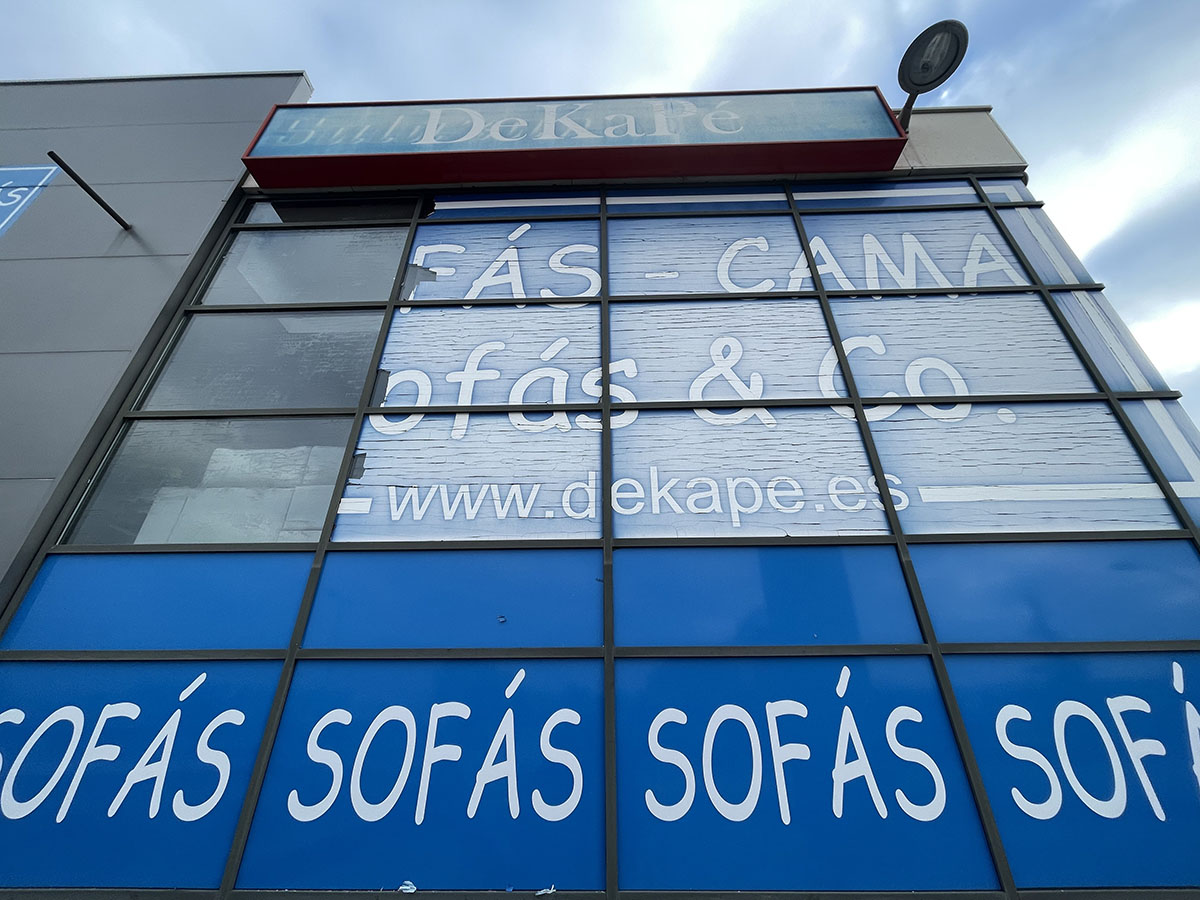 Recubrimiento exterior de edificio con vinilos poliméricos - Innicia impresión digital