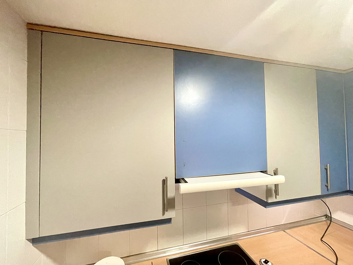 Renovación integral de cocina sin obras con adhesivos decorativos de alta resistencia